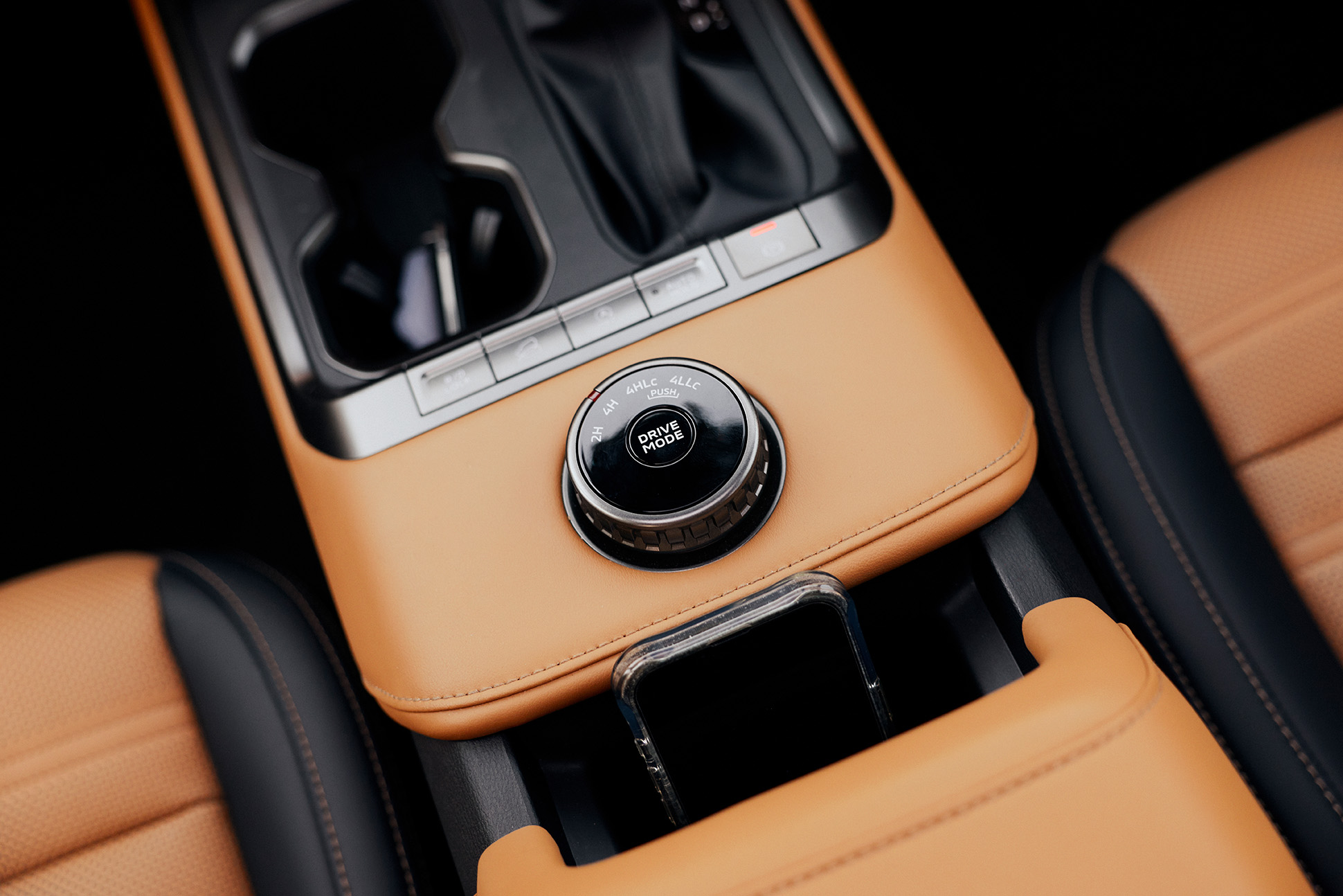 Pajero drive mode dial with 2H, 4H, 4HLc and 4LLc settings