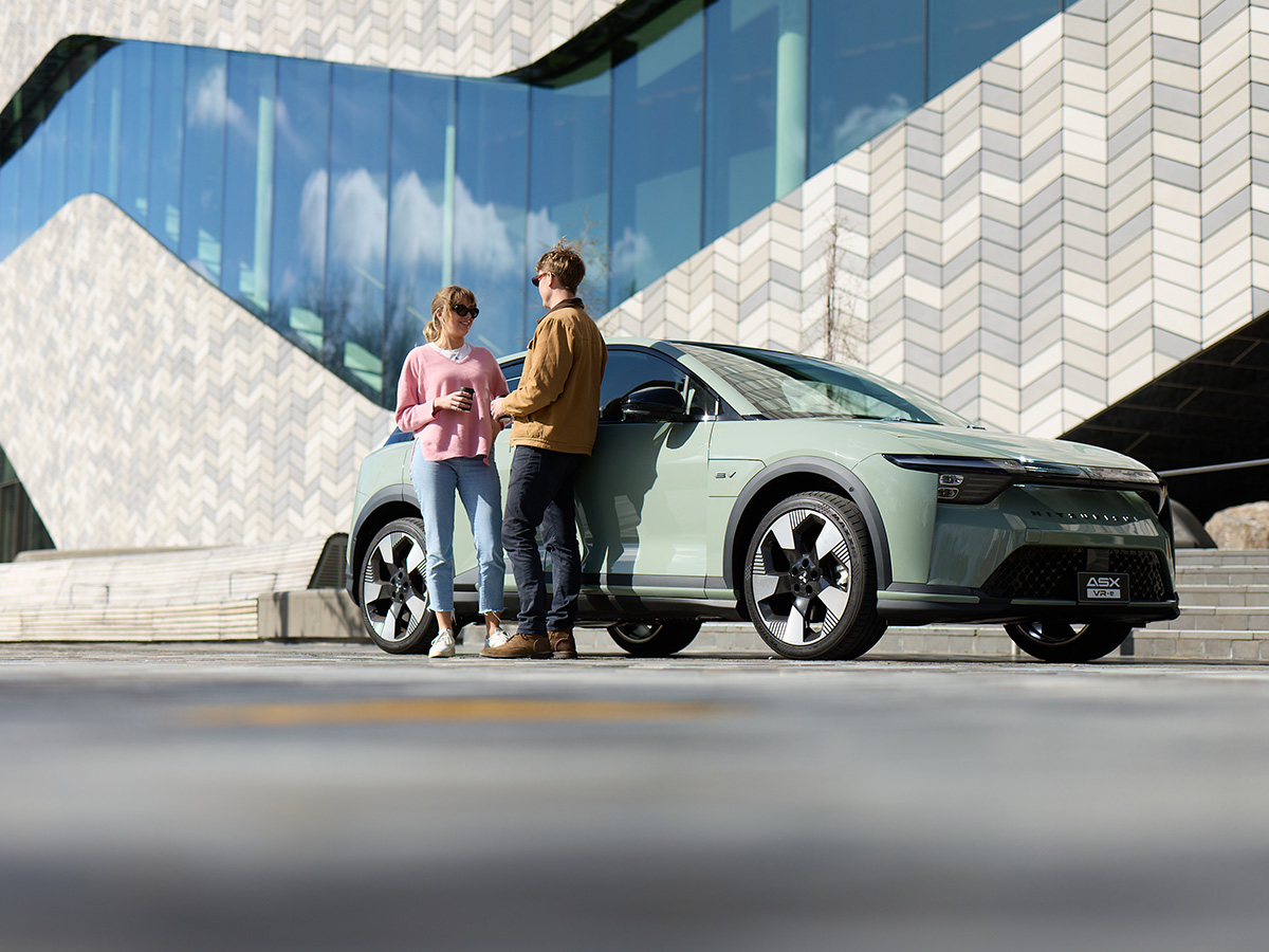Mitsubishi ASX VR-e with two people