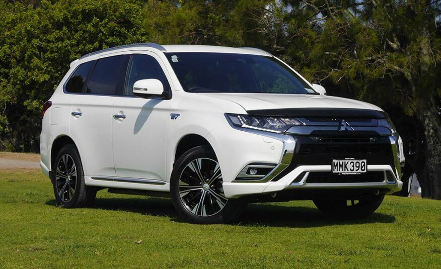 2019 Mitsubishi Outlander 4wd 2019 Mitsubishi Outlander PHEV 4WD Hybrid - Bay City Mitsubishi