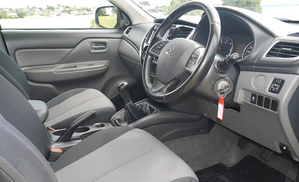 2015 Mitsubishi Triton GLX-R 2.4L Diesel 2WD