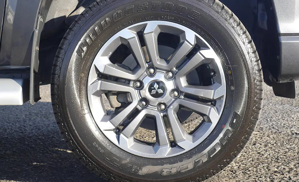 2019 Mitsubishi Triton GLX-R 4WD 2.4L Diesel Turbo Automatic