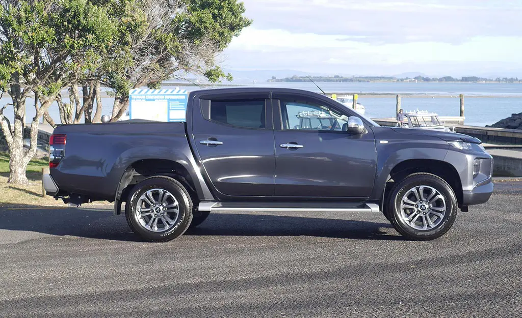2019 Mitsubishi Triton GLX-R 4WD 2.4L Diesel Turbo Automatic