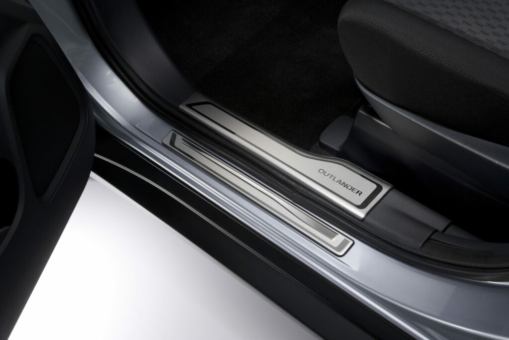 Outlander Scuff Plate Set Bay City Mitsubishi
