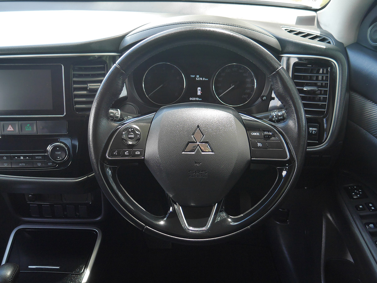 2017 Mitsubishi Outlander LS 2WD 7 Seater 2.0L Petrol Auto