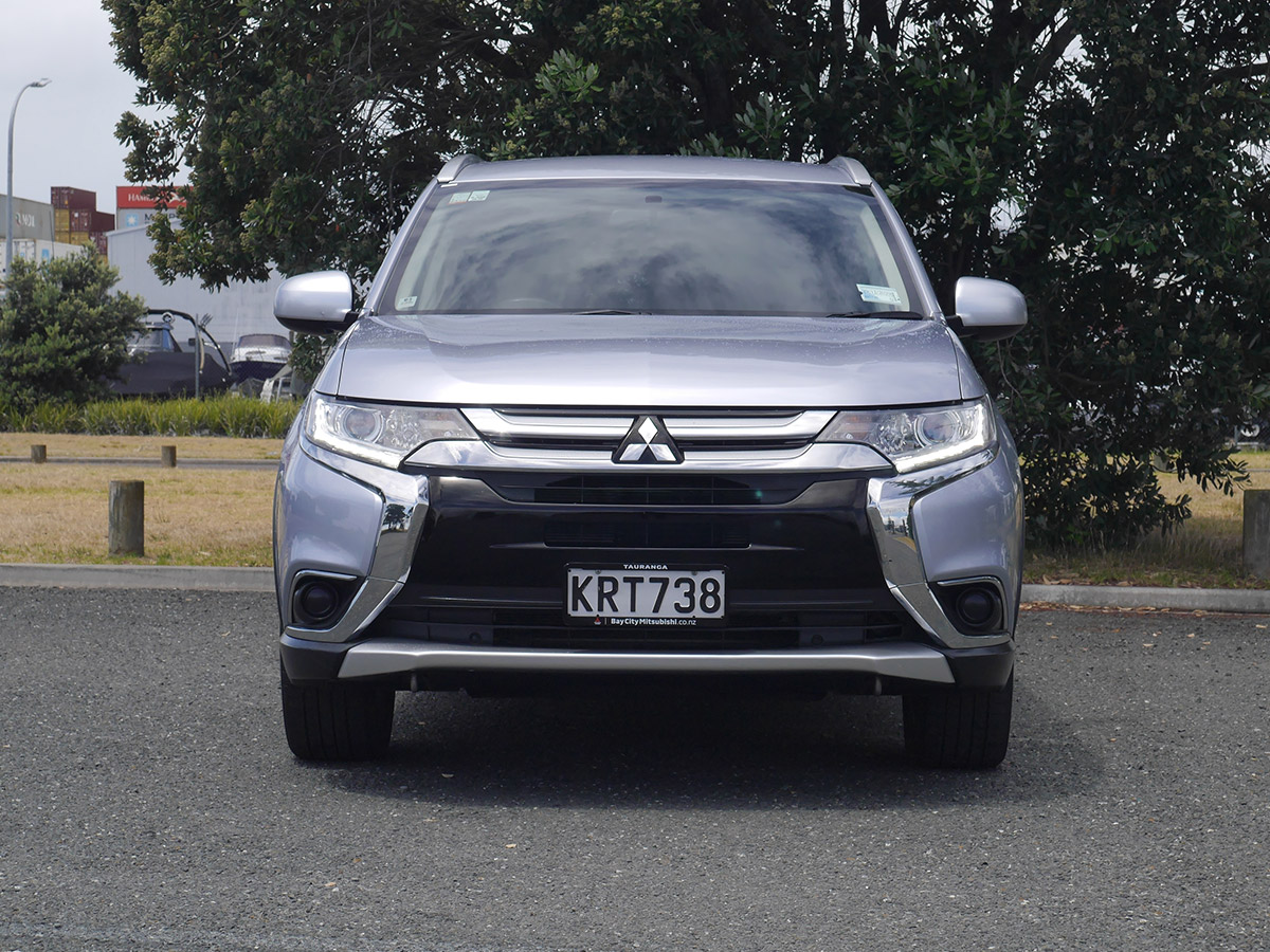 2017 Mitsubishi Outlander LS 2WD 7 Seater 2.0L Petrol Auto