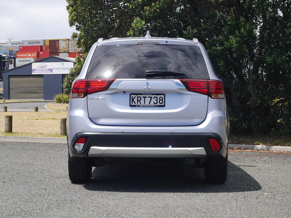 2017 Mitsubishi Outlander LS 2WD 7 Seater 2.0L Petrol Auto