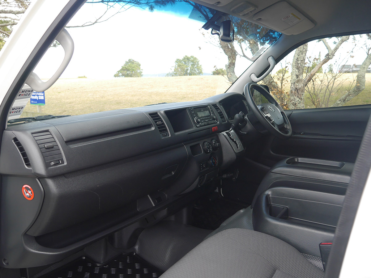 2017 Toyota Hiace Minibus TD 3.0L Diesel Turbo