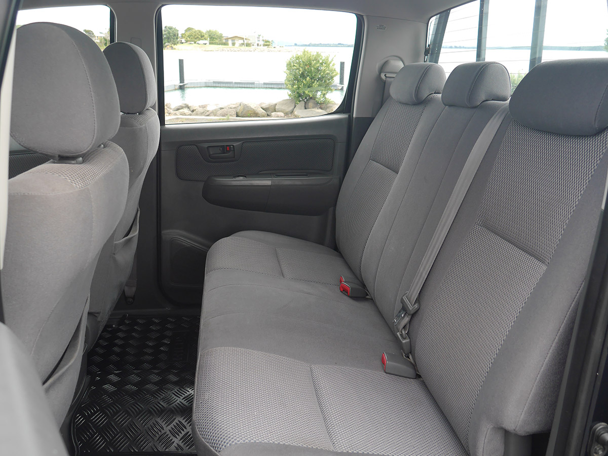 2014 Toyota Hilux 4WD 3.0L Turbo Diesel Manual