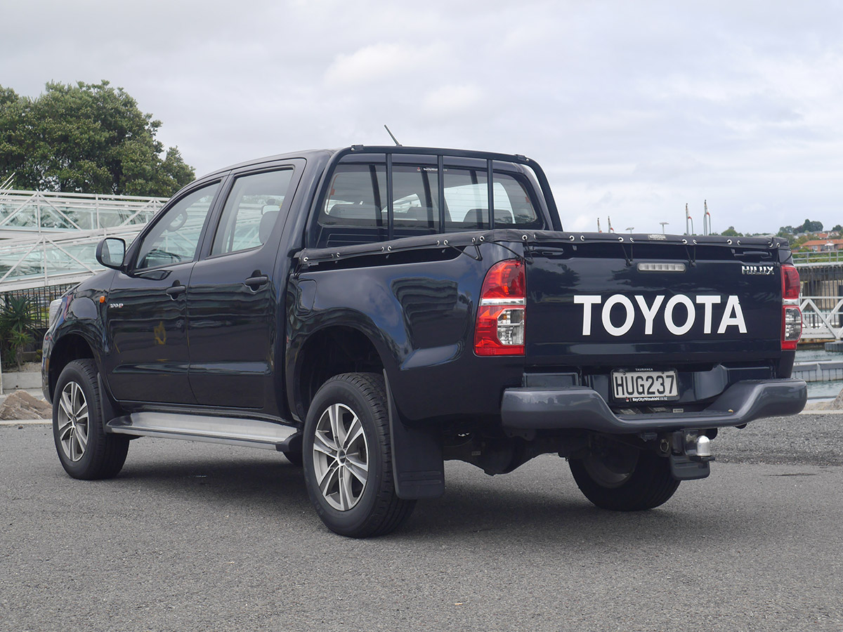 2014 Toyota Hilux 4WD 3.0L Turbo Diesel Manual