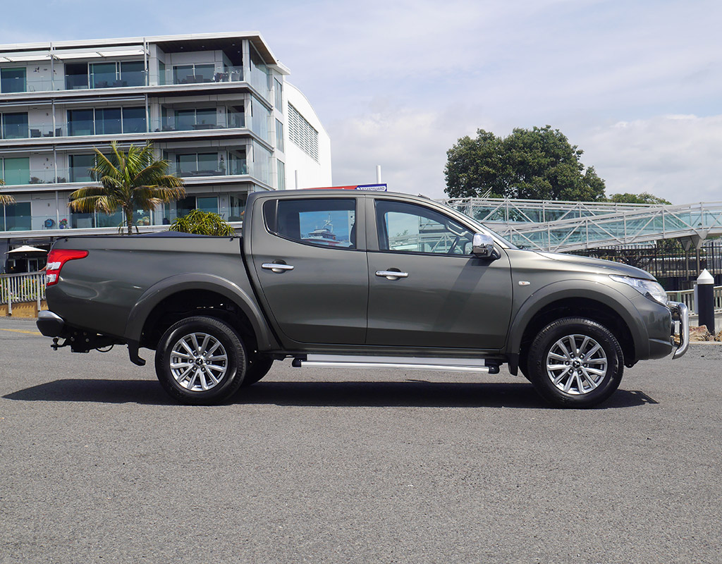 2017 Mitsubishi Triton GLX-R 2.4L Diesel Turbo 4WD 6 Speed Manual