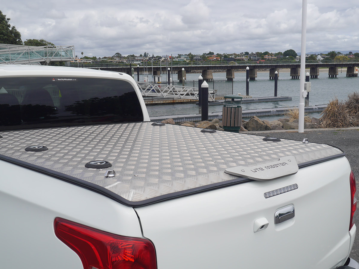 2017 Mitsubishi Triton GLXR 2.4L 2WD Diesel Turbo 6 Speed Manual