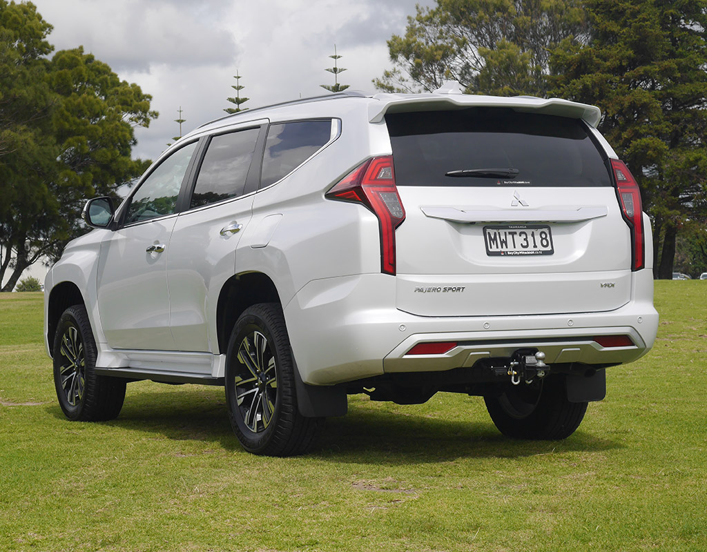 2020 Mitsubishi Pajero Sport VRX