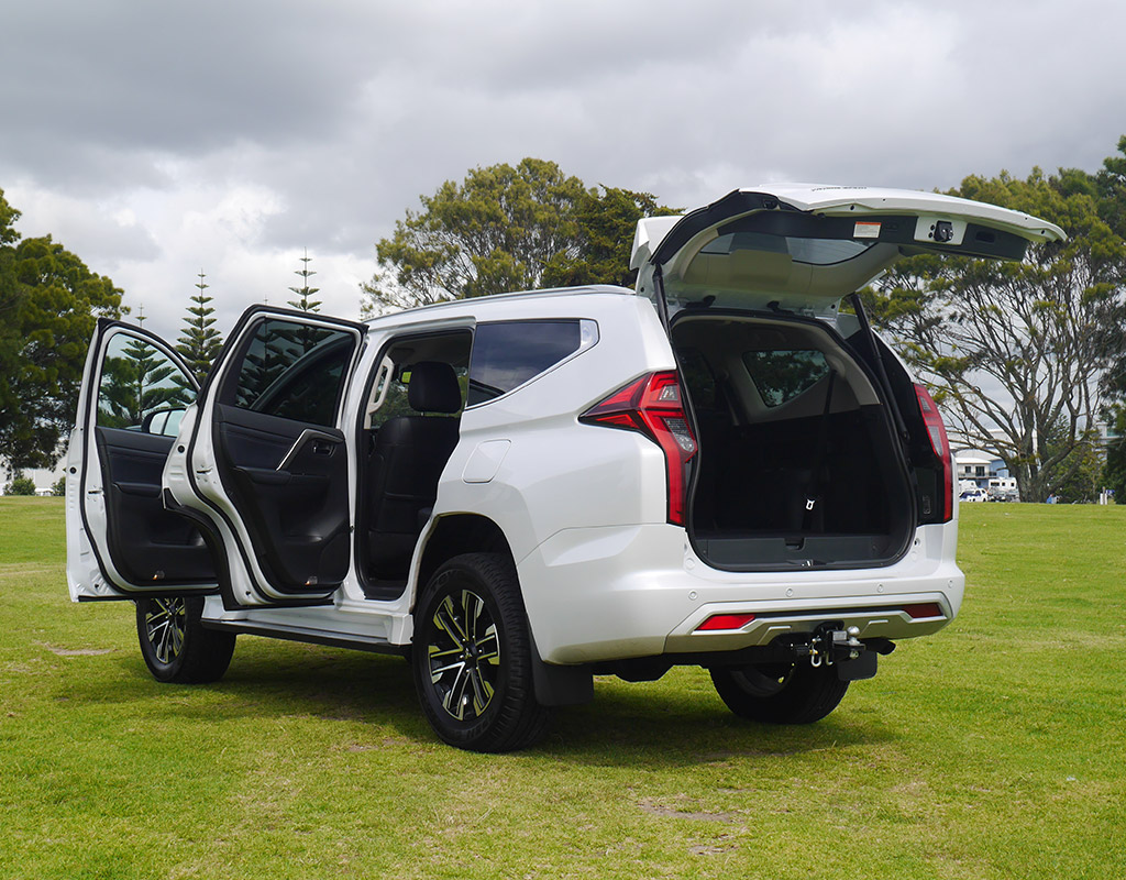 2020 Mitsubishi Pajero Sport VRX