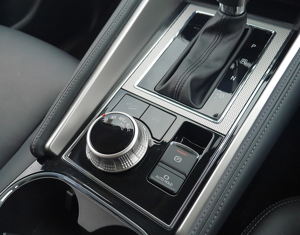 2020 Mitsubishi Pajero Sport VRX