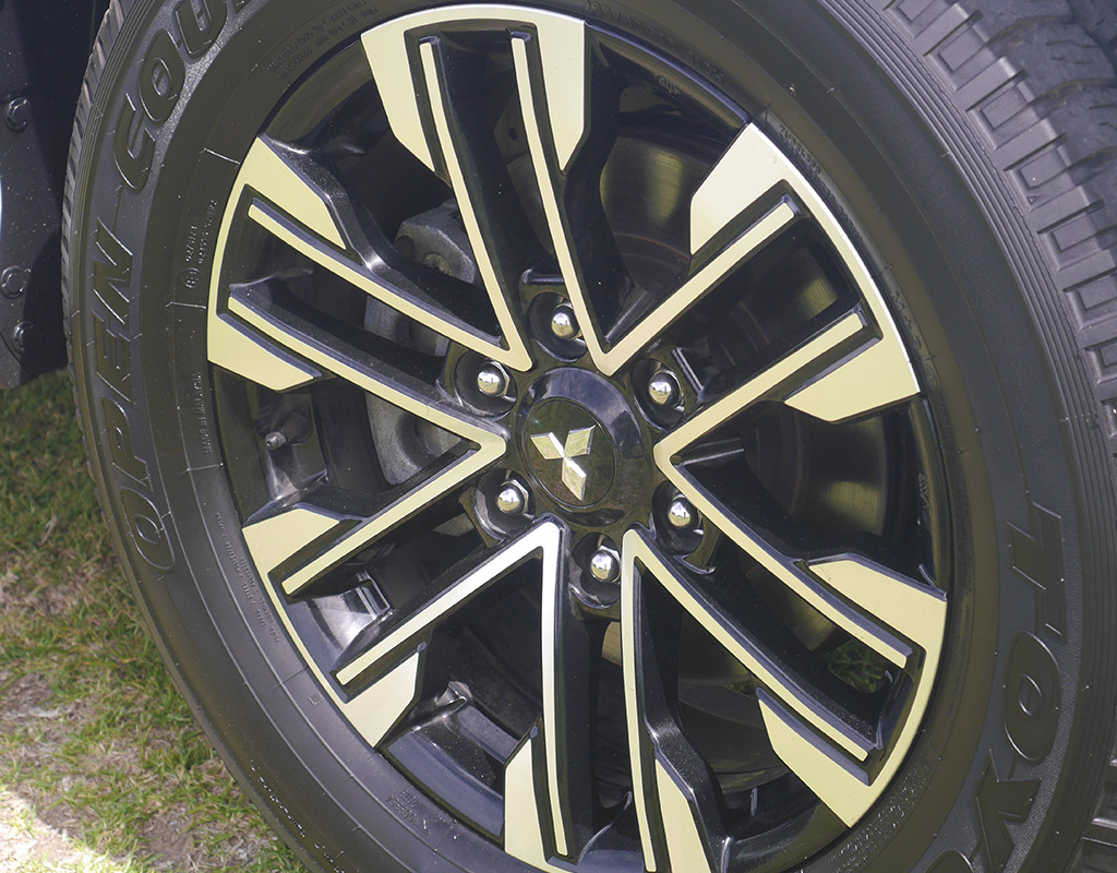 2020 Mitsubishi Pajero Sport VRX