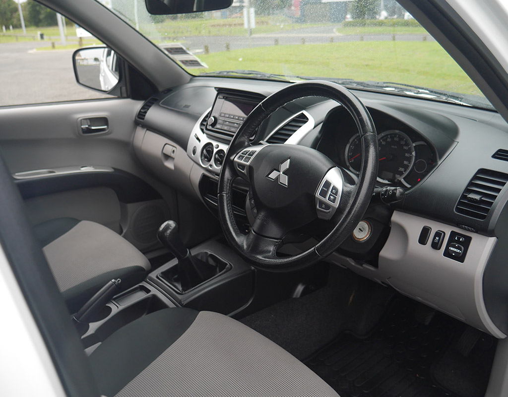 2014 Mitsubishi Triton GLX 2WD 2.5L Diesel Manual