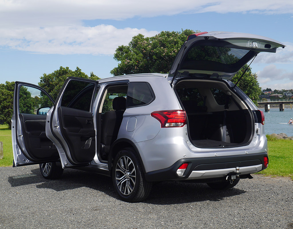 2017 Mitsubishi Outlander LS 2.0 Litre 2WD 7 Seater