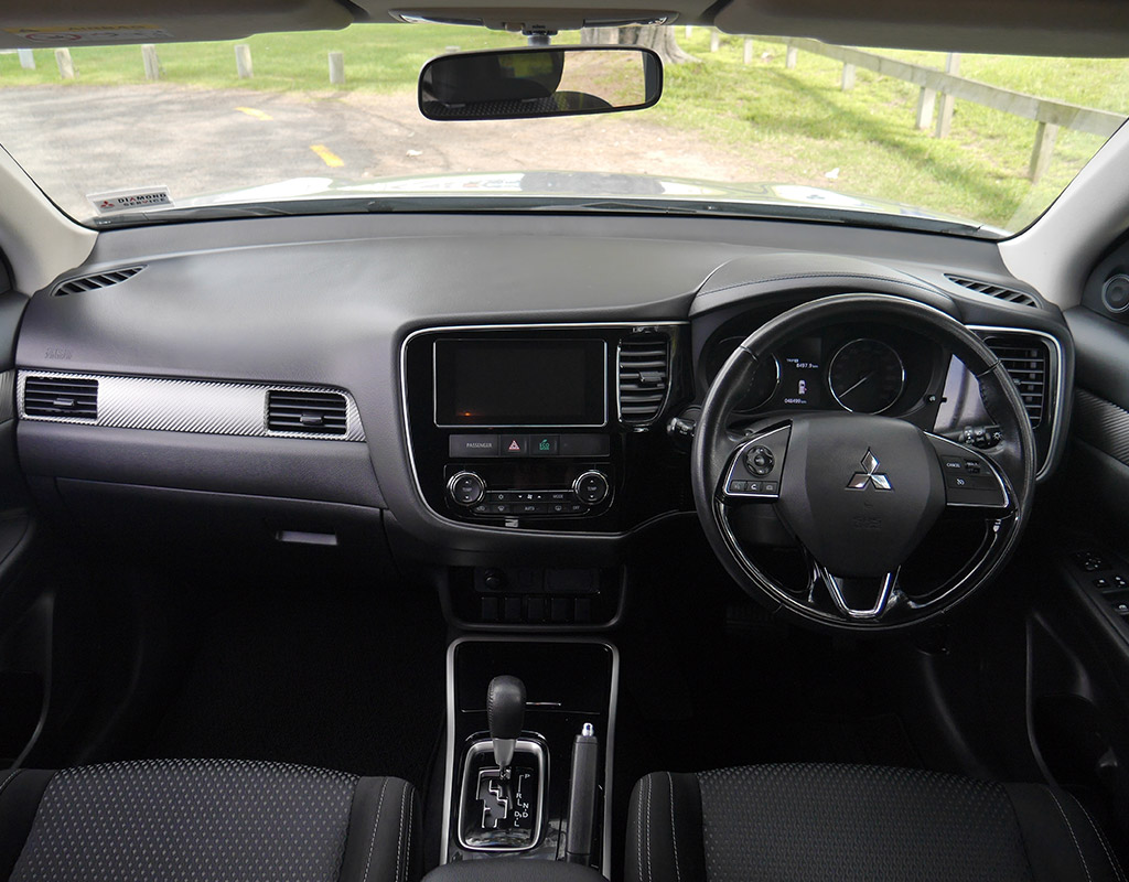 2017 Mitsubishi Outlander LS 2.0 Litre 2WD 7 Seater