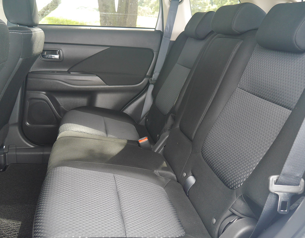 2017 Mitsubishi Outlander LS 2.0 Litre 2WD 7 Seater