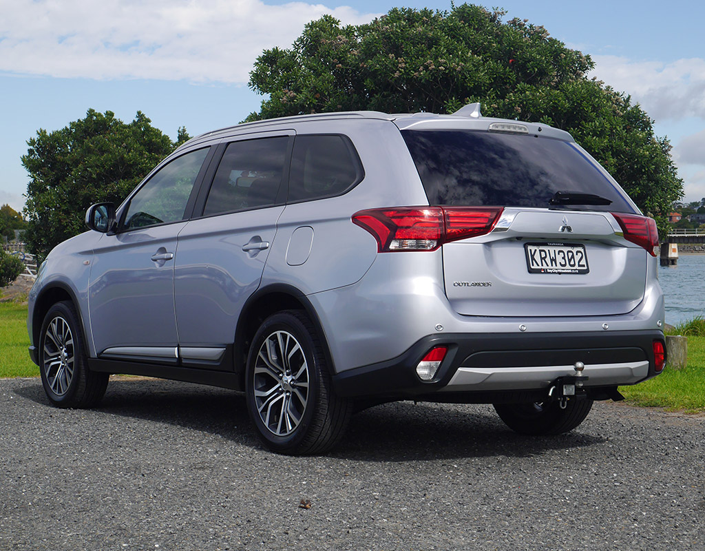 2017 Mitsubishi Outlander LS 2.0 Litre 2WD 7 Seater