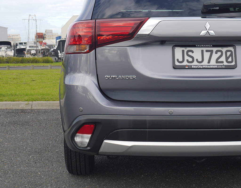 2016 Mitsubishi Outlander LS 2.0L Petrol 2WD