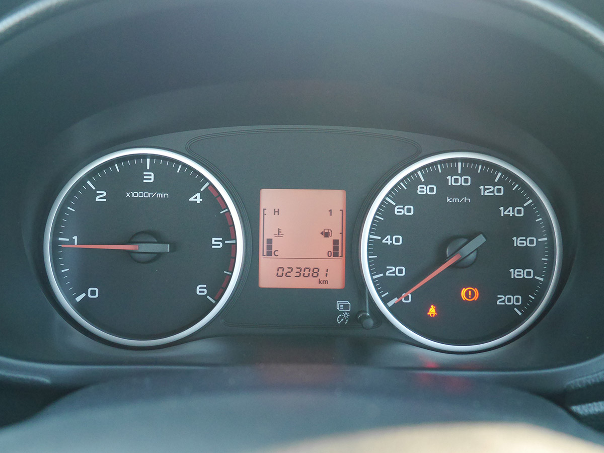 2015 Mitsubishi Triton GLX 2WD Single Cab 2.4L Diesel 6 Speed Manual