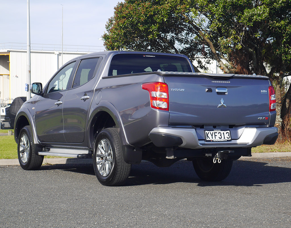 2017 Mitsubishi Triton GLXR 2.4L 2WD Diesel Turbo 6 Speed Manual