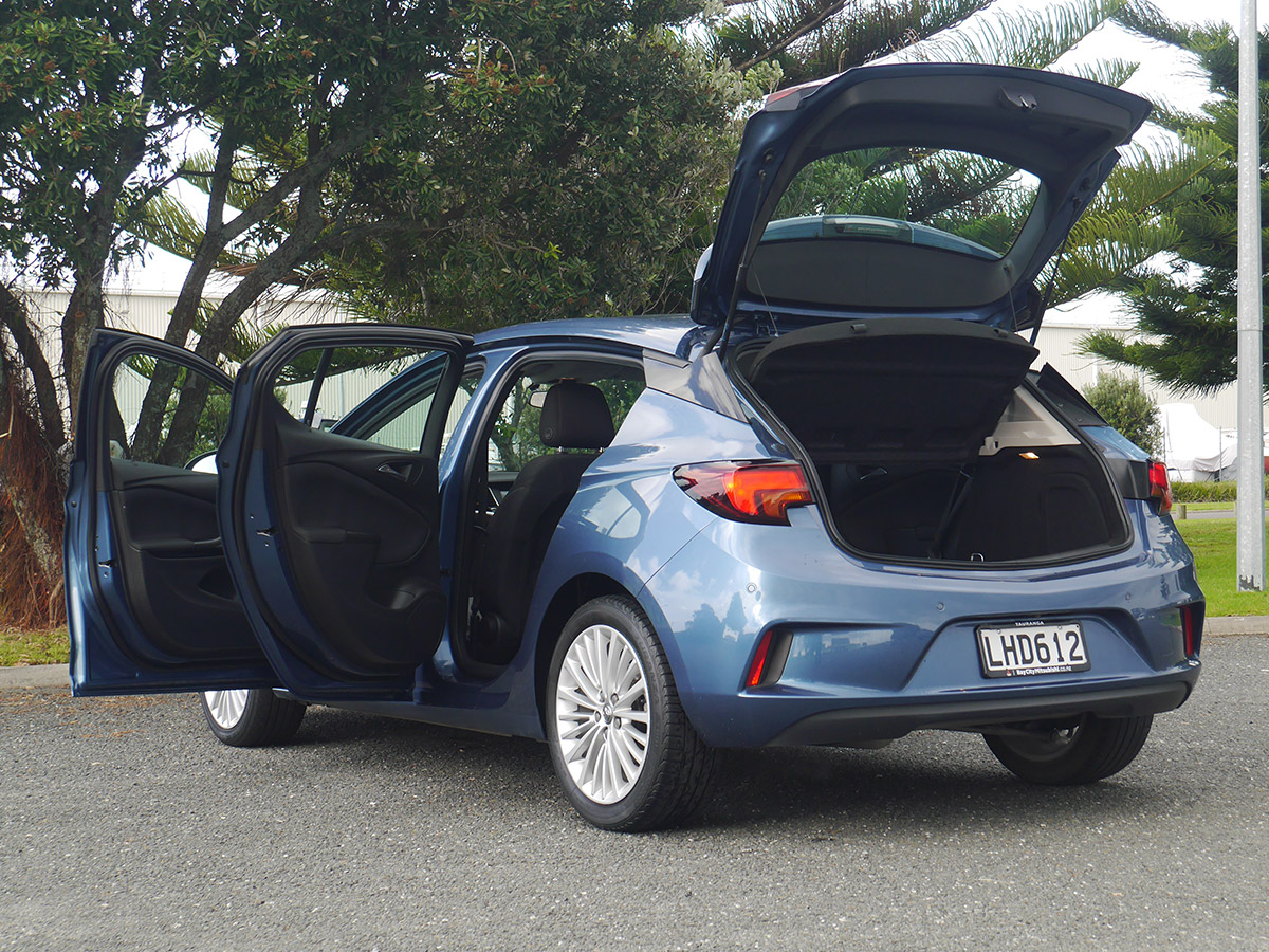 2018 Holden Astra R 1.4L Petrol 6 Speed Automatic