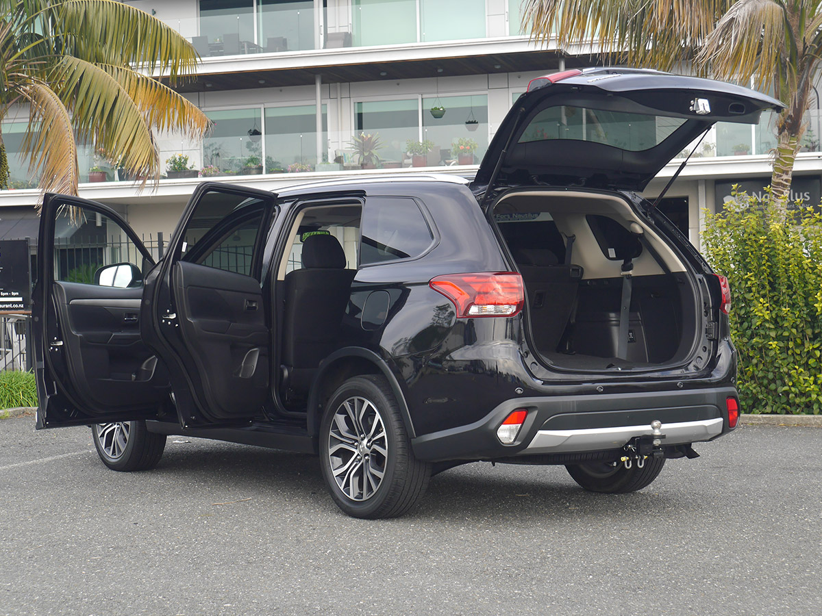 2018 Mitsubishi Outlander XLS 4WD 7 Seater 2.4L Petrol Automatic
