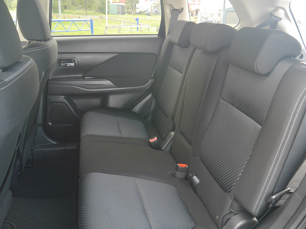 2018 Mitsubishi Outlander XLS 4WD 7 Seater 2.4L Petrol Automatic