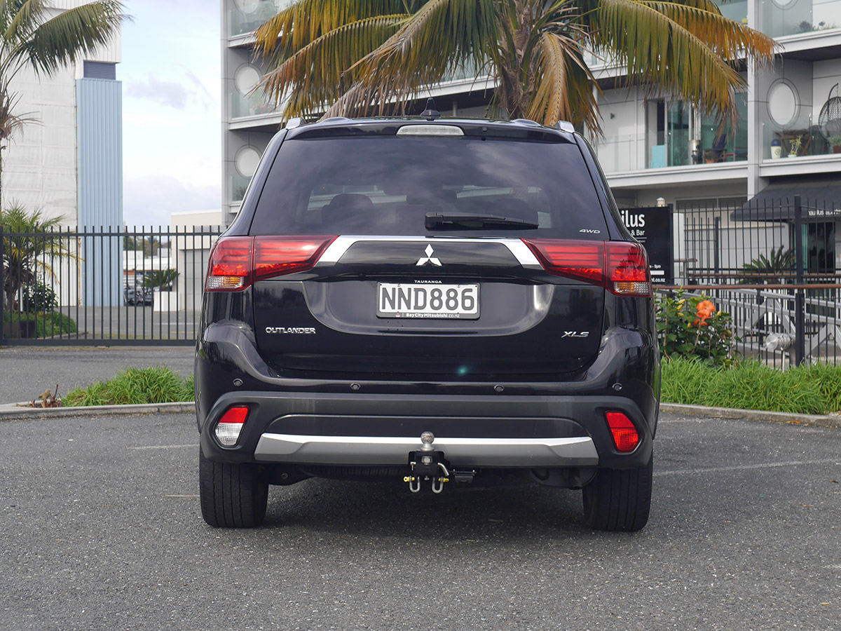 2018 Mitsubishi Outlander XLS 4WD 7 Seater 2.4L Petrol Automatic