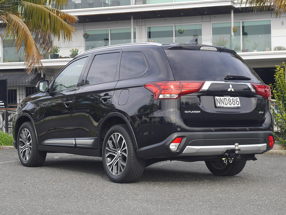 2018 Mitsubishi Outlander XLS 4WD 7 Seater 2.4L Petrol Automatic
