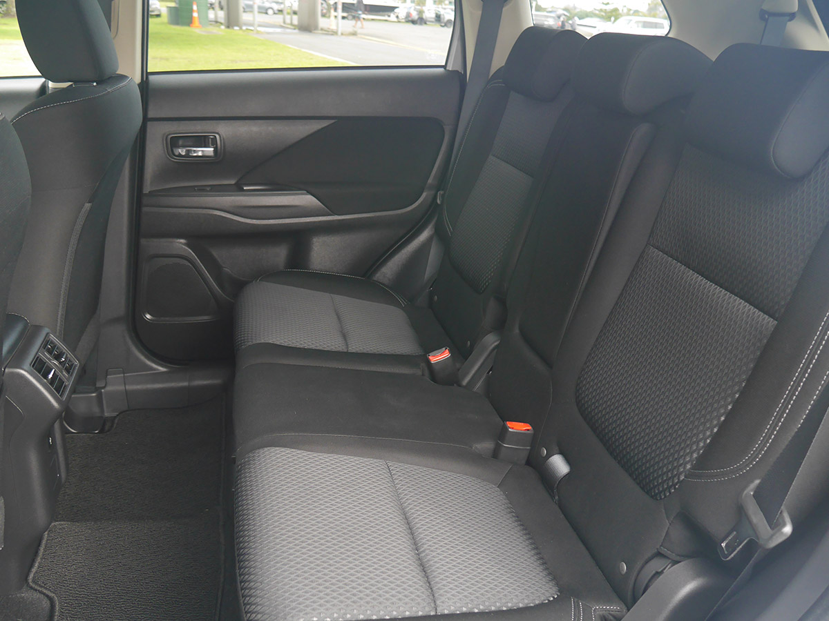 2019 Mitsubishi Outlander XLS 2.0L 2WD 7 Seater Petrol Automatic