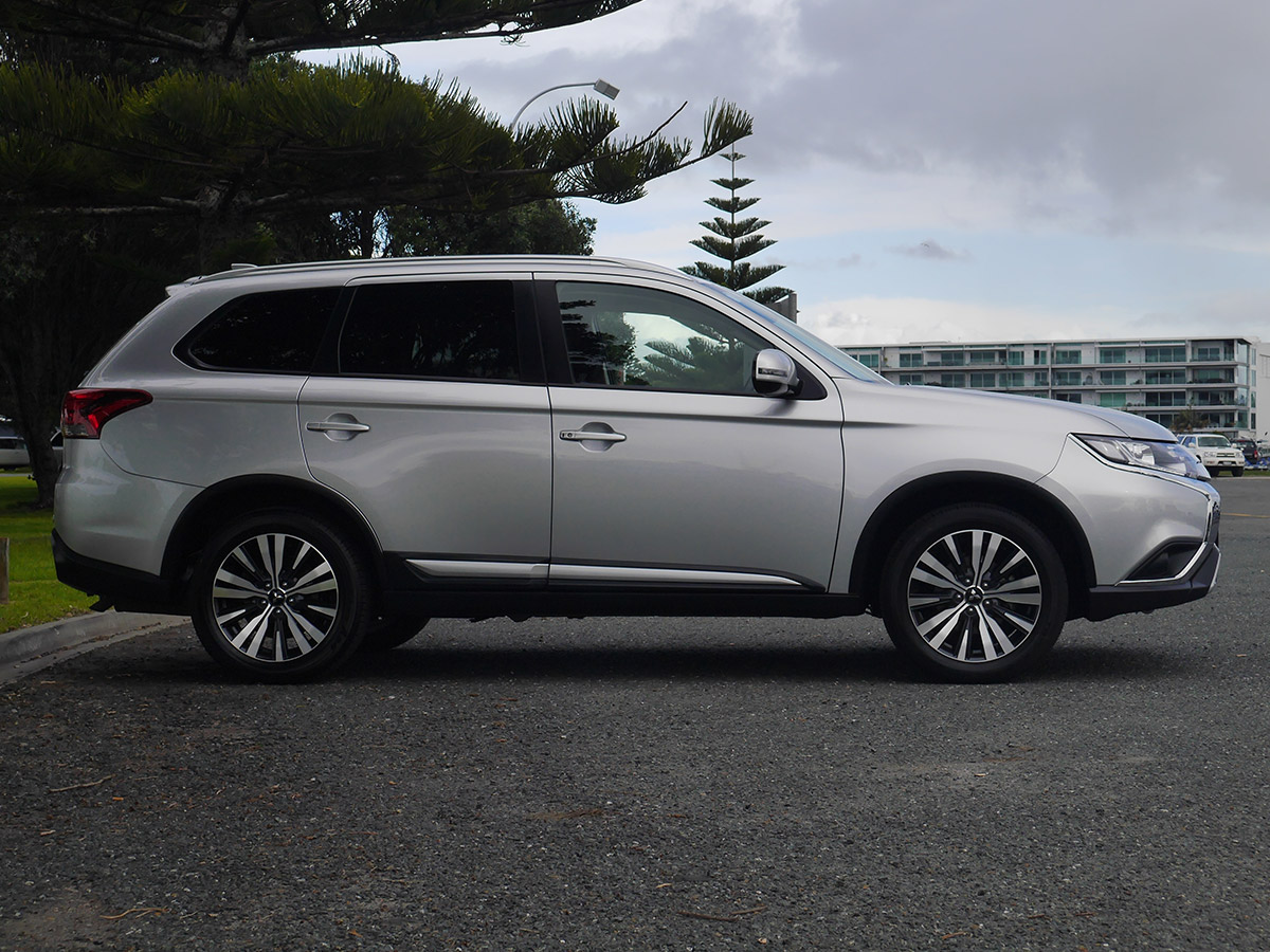 2019 Mitsubishi Outlander XLS 2.0L 2WD 7 Seater Petrol Automatic