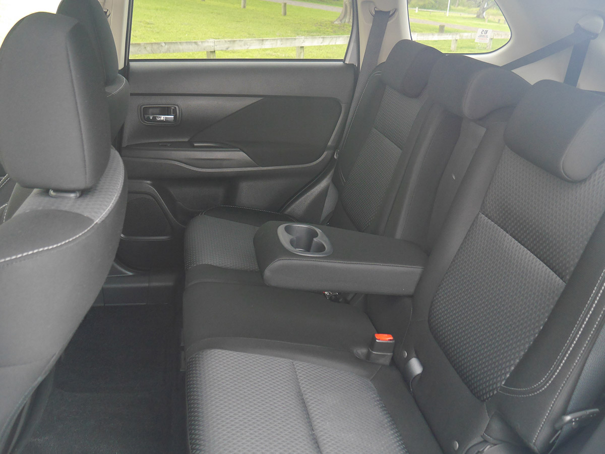 2019 Mitsubishi Outlander LS 2.4 Litre 2WD 7 Seater