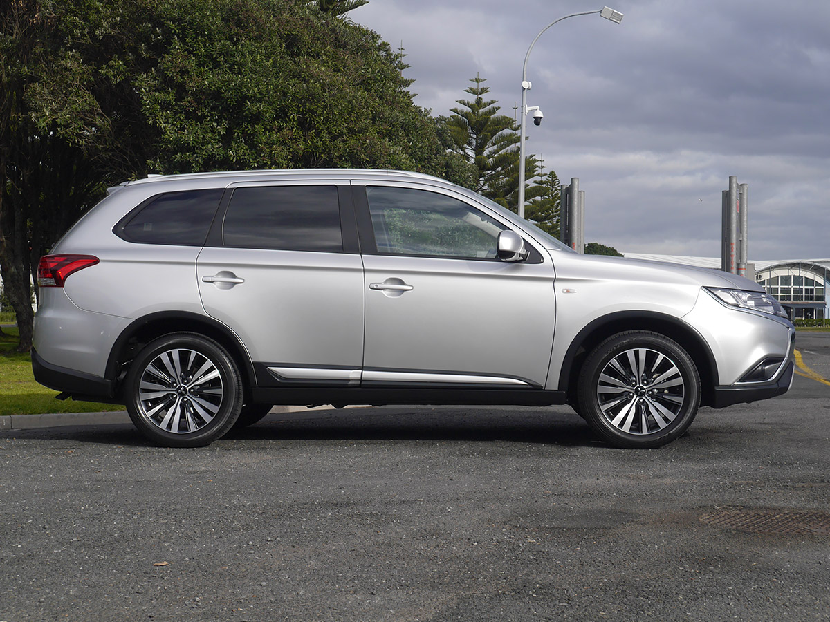 2019 Mitsubishi Outlander LS 2.4 Litre 2WD 7 Seater