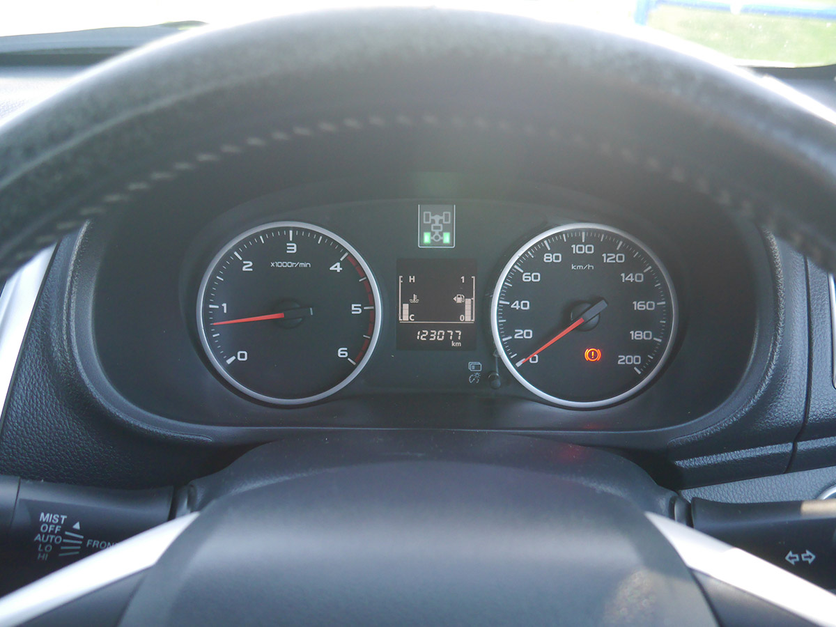 2015 Mitsubishi Triton GLS 2.4L Diesel 4WD 6 Speed Manual