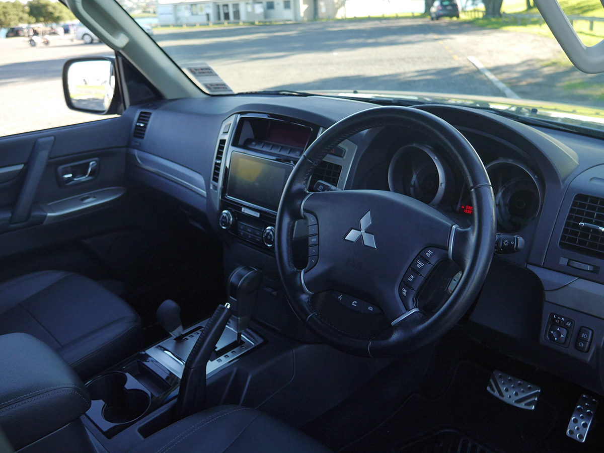 2020 Mitsubishi Pajero Exceed 7 Seater 3.2L Diesel 4WD Automatic