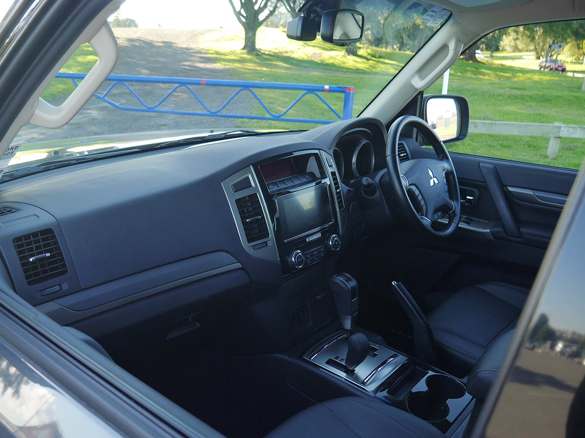 2020 Mitsubishi Pajero Exceed 7 Seater 3.2L Diesel 4WD Automatic