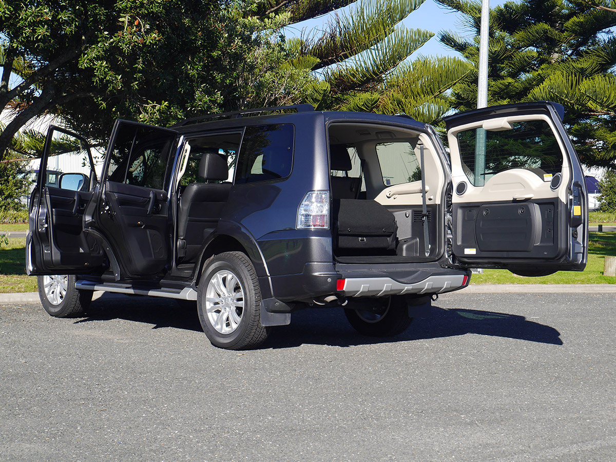 2020 Mitsubishi Pajero Exceed 7 Seater 3.2L Diesel 4WD Automatic