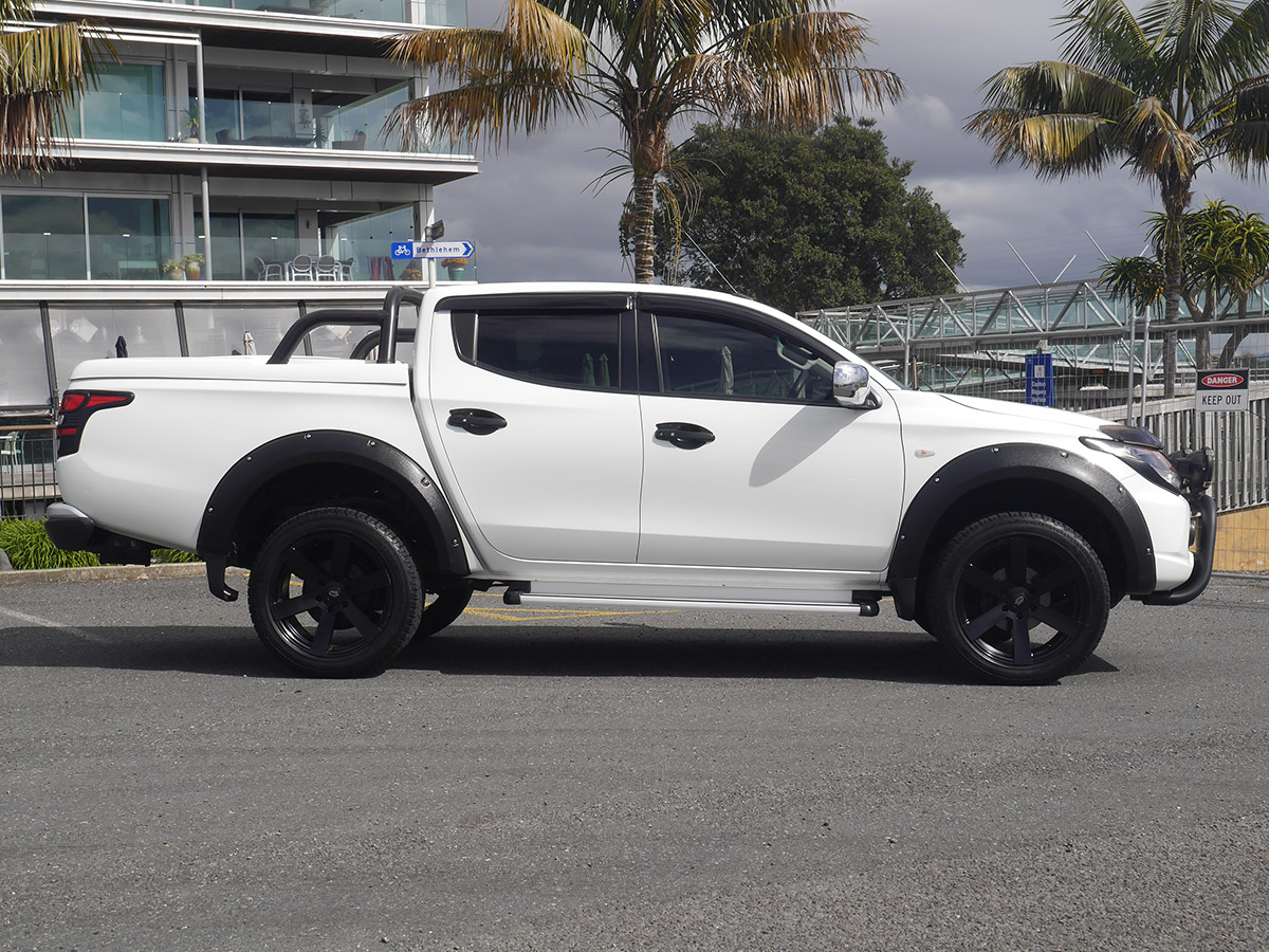2017 Mitsubishi Triton GLXR 2.4L 2WD Diesel Turbo 6 Speed Manual