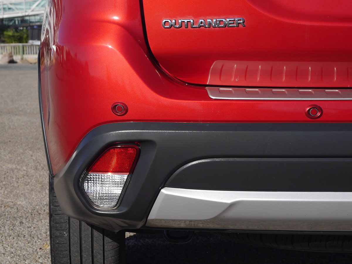 2017 Mitsubishi Outlander LS 2.0L Petrol Auto 7 Seater LS 2.0L Petrol Auto 7 Seater