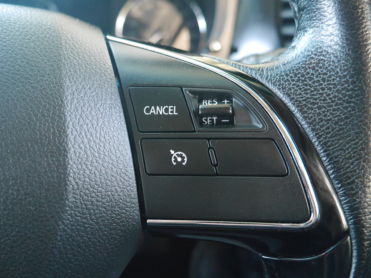 2017 Mitsubishi Outlander LS 2.0L Petrol Auto 7 Seater LS 2.0L Petrol Auto 7 Seater