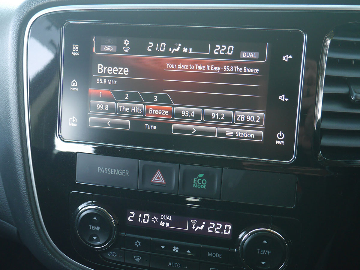 2017 Mitsubishi Outlander LS 2.0L Petrol Auto 7 Seater LS 2.0L Petrol Auto 7 Seater