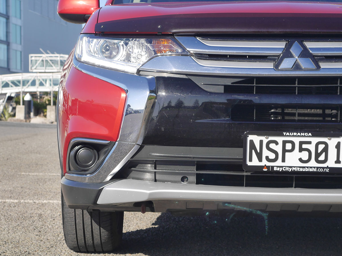 2017 Mitsubishi Outlander LS 2.0L Petrol Auto 7 Seater LS 2.0L Petrol Auto 7 Seater