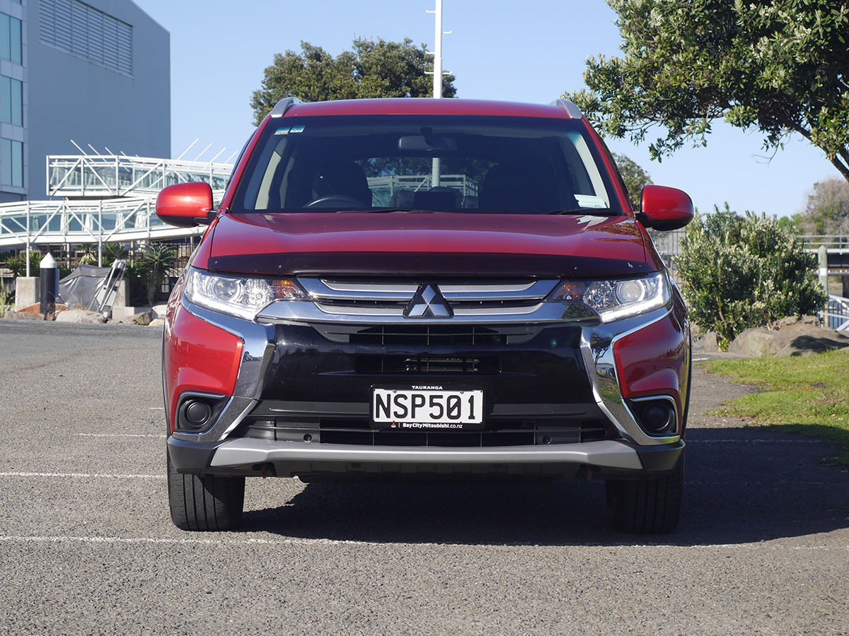 2017 Mitsubishi Outlander LS 2.0L Petrol Auto 7 Seater LS 2.0L Petrol Auto 7 Seater