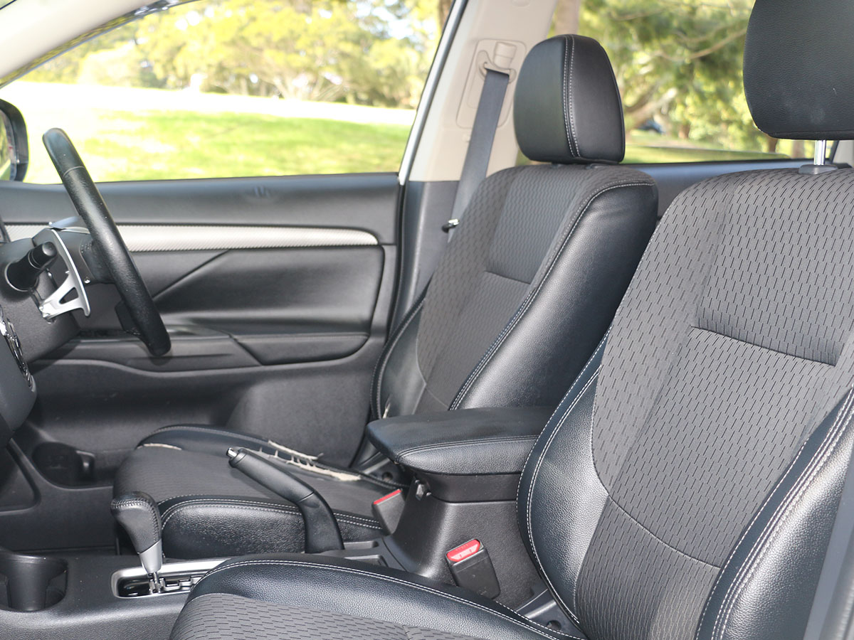 2014 Mitsubishi Outlander XLS 2.4L Petrol 4WD 7 Seater