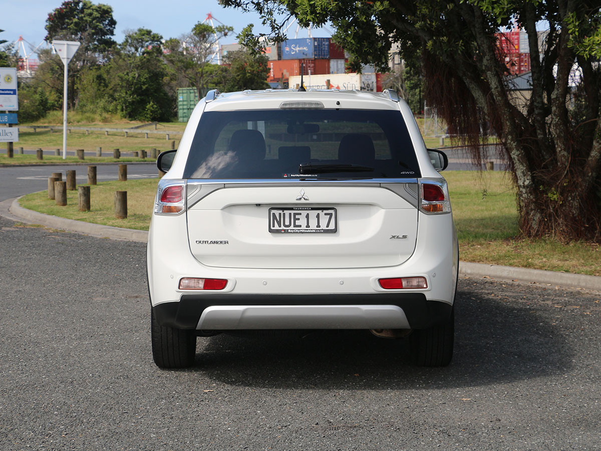 2014 Mitsubishi Outlander XLS 2.4L Petrol 4WD 7 Seater
