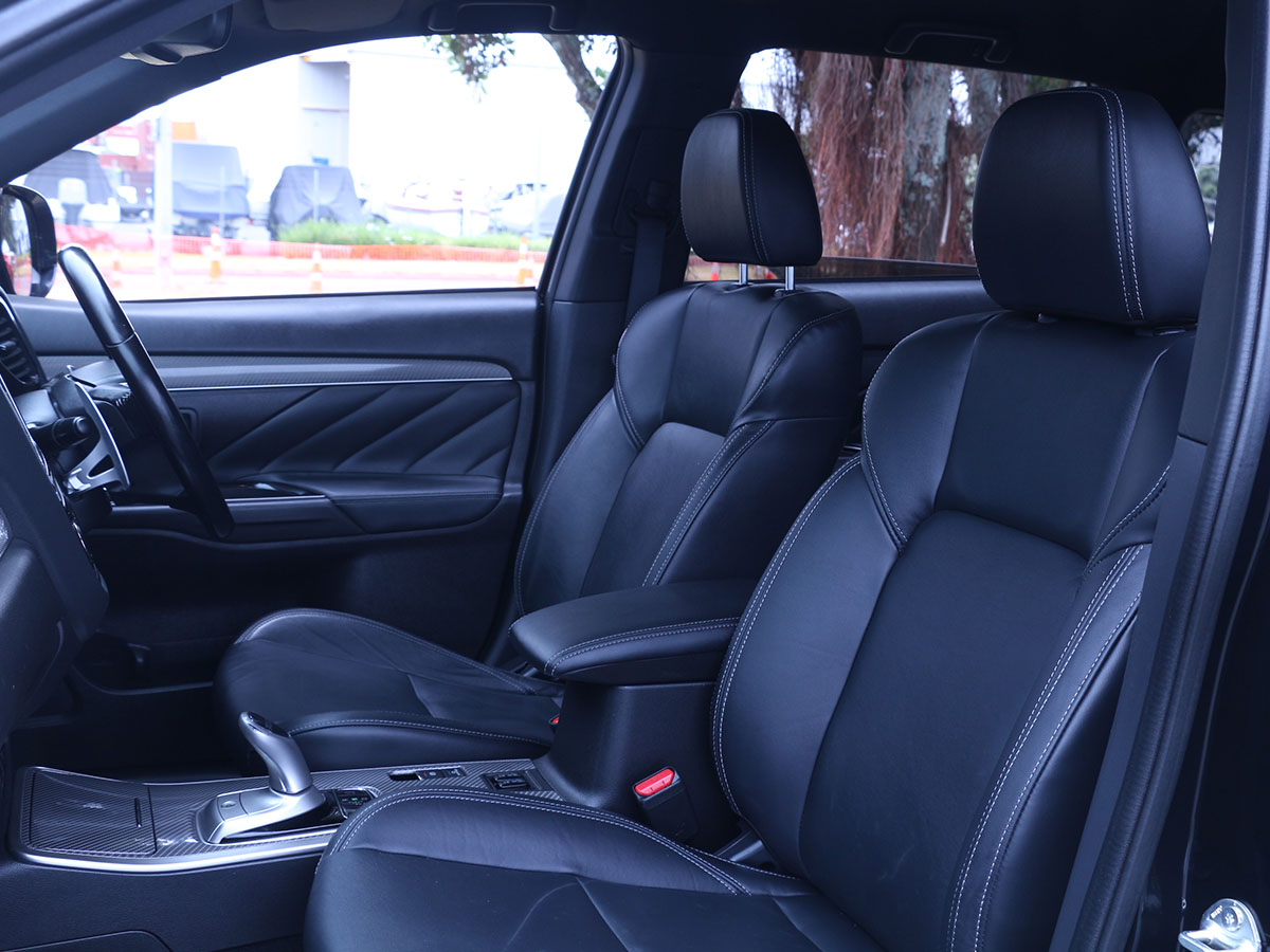 2018 Mitsubishi Outlander VRX PHEV 4WD