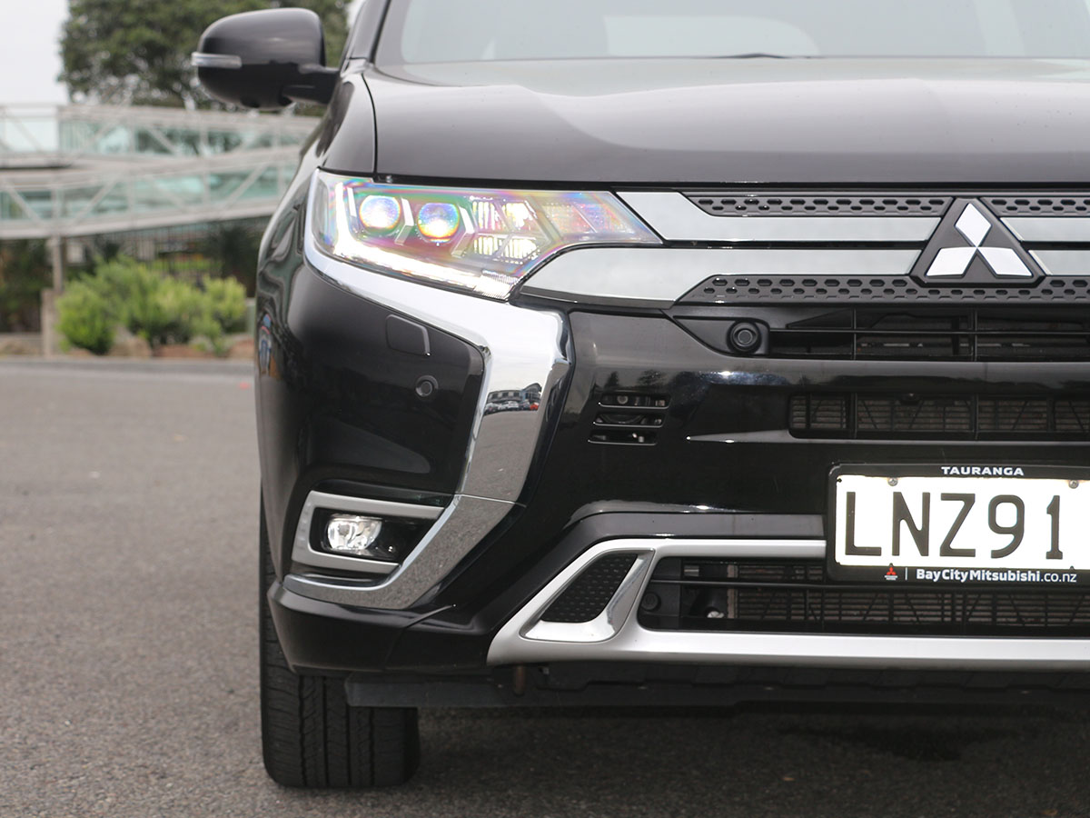 2018 Mitsubishi Outlander VRX PHEV 4WD